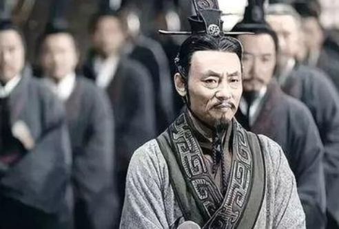 成语“长袖善舞”有哪些故事？又该作何解释呢？