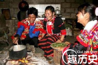 德昂族最美丽的习俗：敬老贡饭