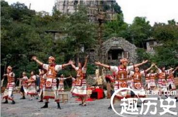 壮族习俗 壮族“凿齿”和“纹身”习俗简介