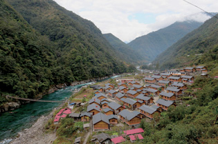 独龙族住什么样的房子？独龙族的建筑木垒房