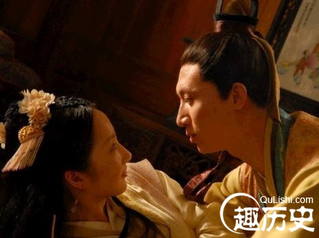 红楼梦中的爷们为何都可以娶小老婆？