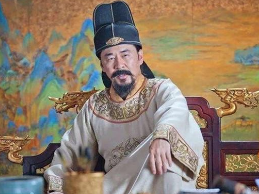 赵匡胤脱口而出两句诗,四百年后朱元璋接了后两句