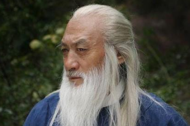 《碧血剑》中的&ldquo;风祖师爷&rdquo;是风清扬吗？《倚天屠龙记》《笑傲江湖》和《碧血剑》中的华山派是不是同一个？