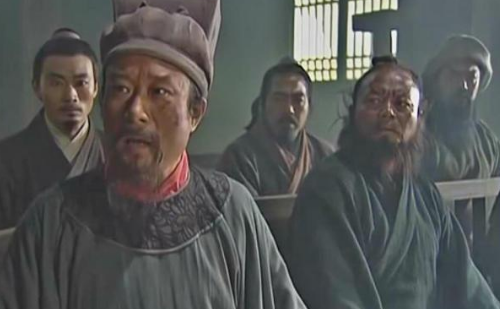 宋江和吴用是怎么除掉晁盖的？为什么要瞒着公孙胜和李逵？