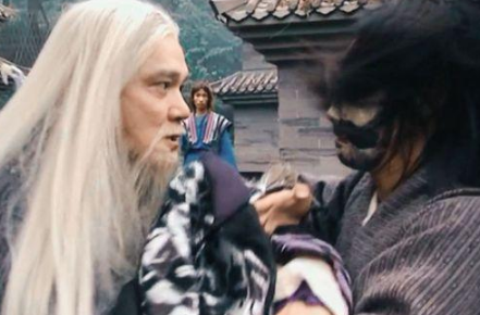 游坦之对阿紫是什么感情？游坦之为什么为了阿紫什么都愿意？