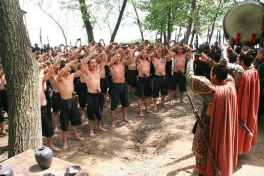 《水浒传》里混江龙李俊三次救了宋江的性命，最后为什么离宋江而去？