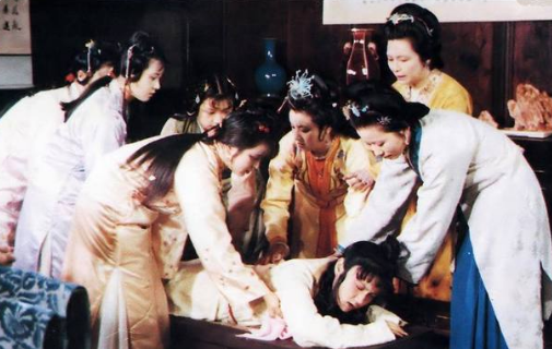 曹雪芹是真的把他的三位妻子都写进了《红楼梦》了吗?