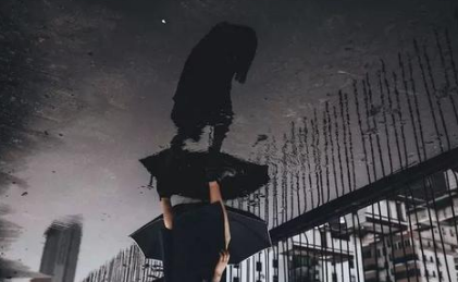 瓮中人影的寓言内容是什么?故事教会了什么道理?