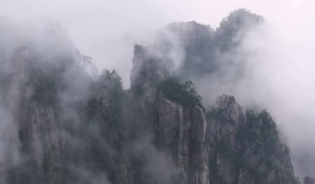 成语"朝秦暮楚"指的是哪个地方?这个成语指人还是指事?